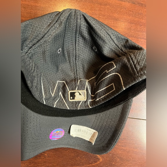 Boston Red Sox New Era 2018 World Series Champions Locker Room 39THIRTY OSFM Hat - Picture 6 of 14